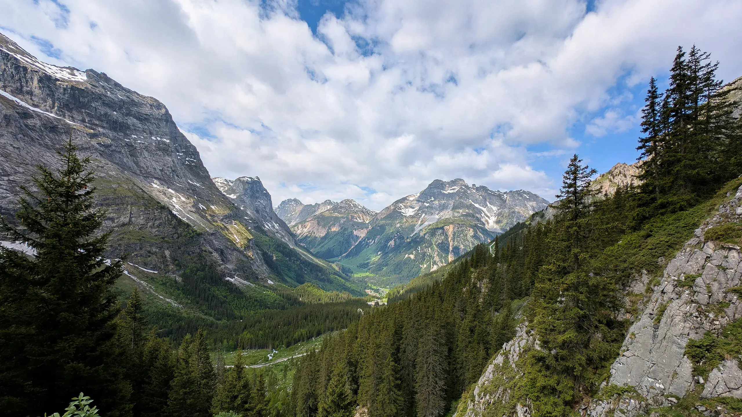 Panorama grandiose des montagnes alpines dans la Vanoise
