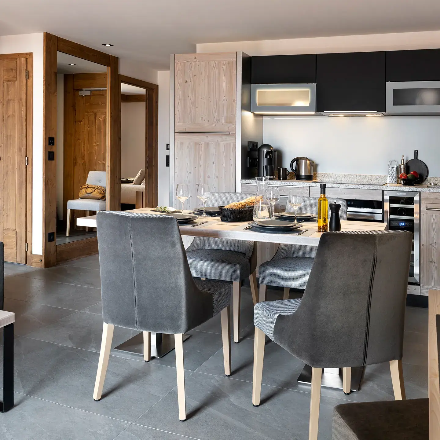 Vue sur le salon des appartements à vendre aux Chalets Laska aux Contamines Montjoie