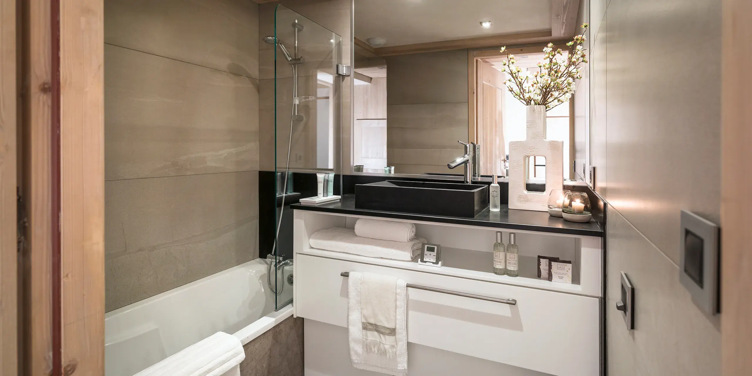 Salle de bain d'un appartement du Roc des Tours situé au Grand-Bornand Chinaillon