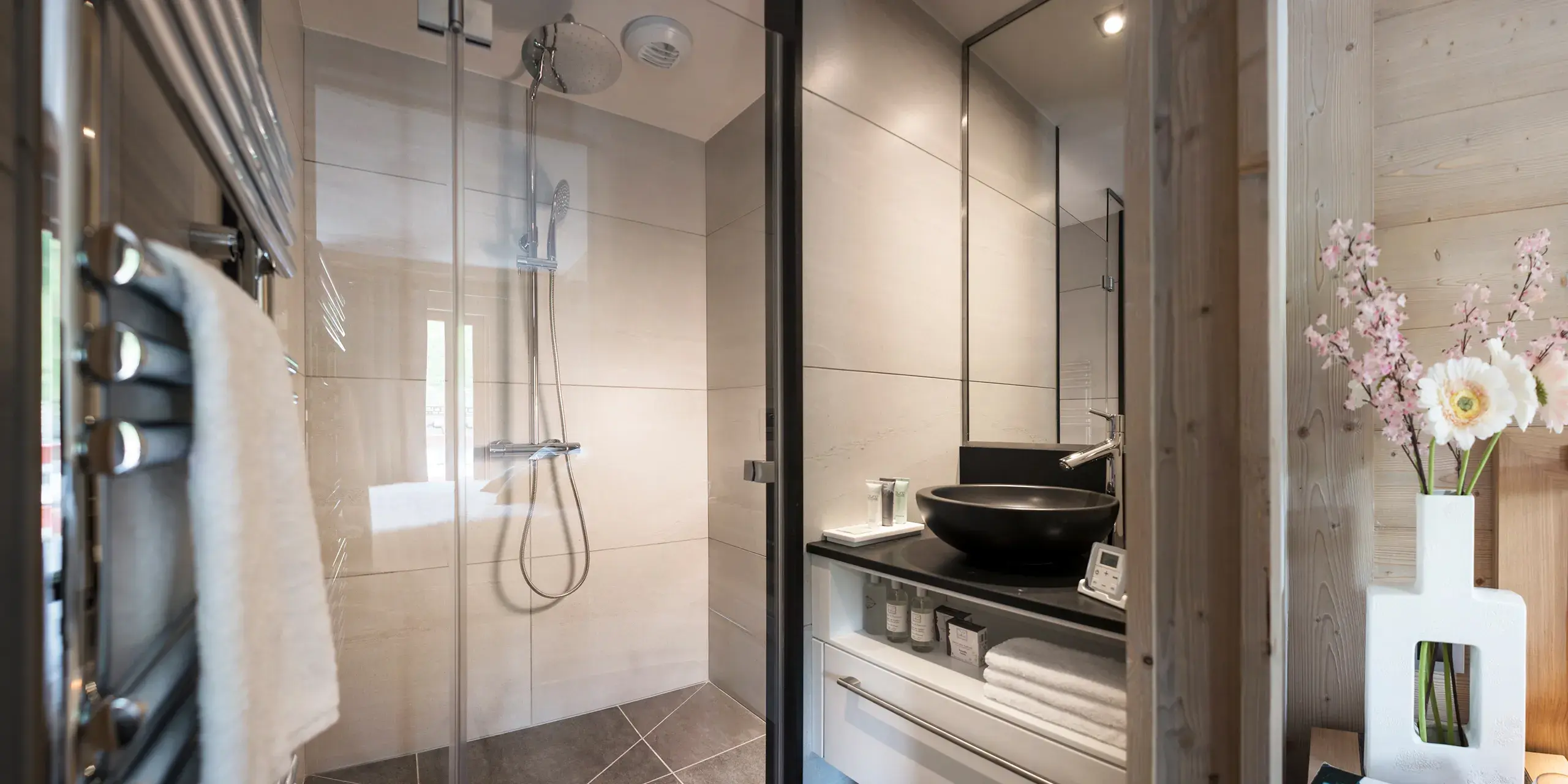 Douche d'un appartement du Roc des Tours situé au Grand-Bornand Chinaillon