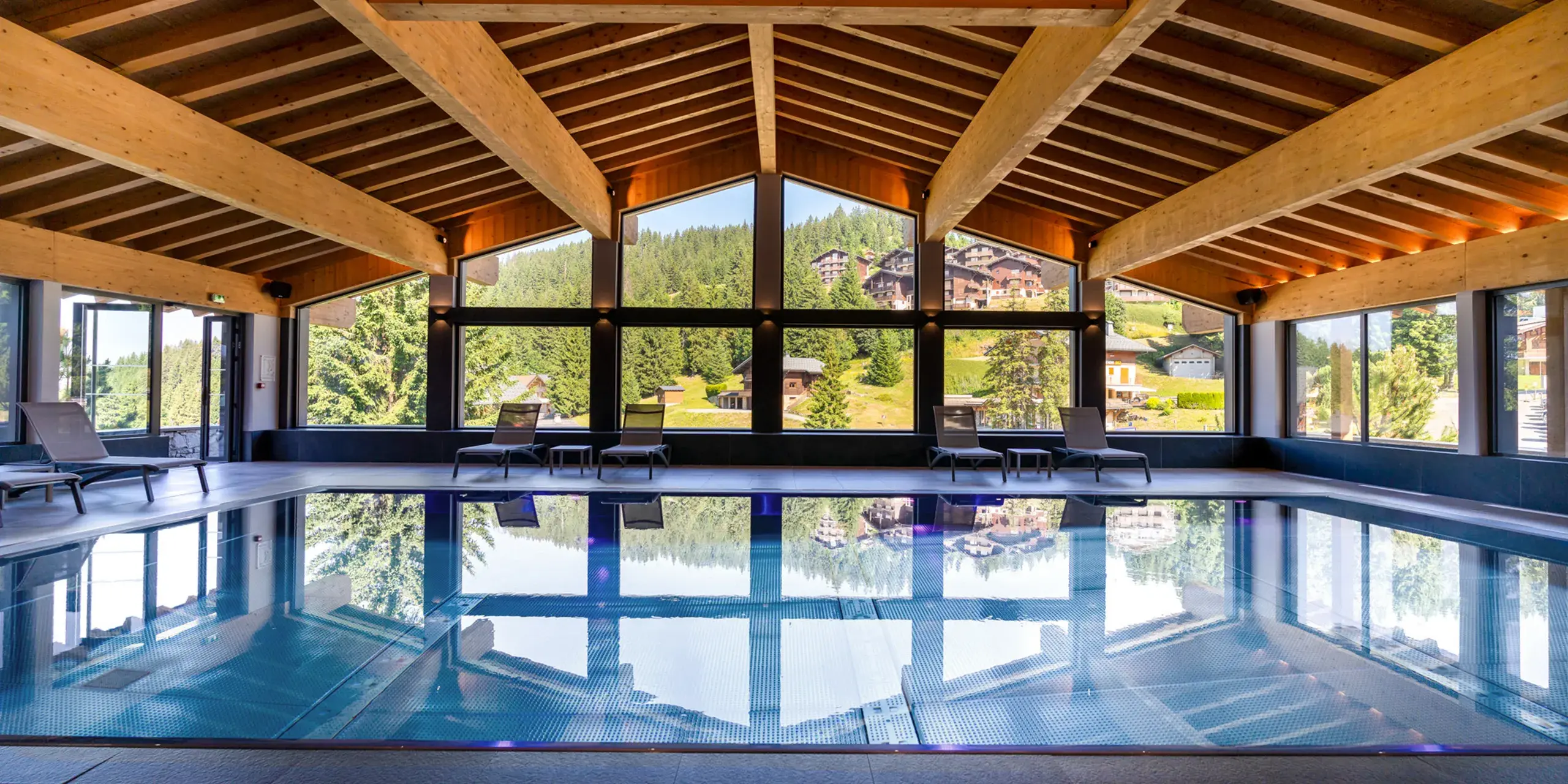 Chalets Bérénice à Samoëns, piscine intérieure