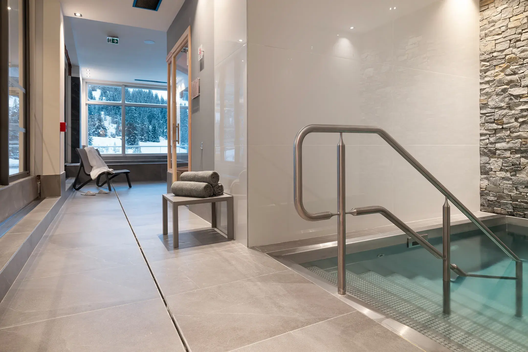 Bain nordique disponible dans l'espace bien-être des Chalets Láska aux Contamines-Montjoie