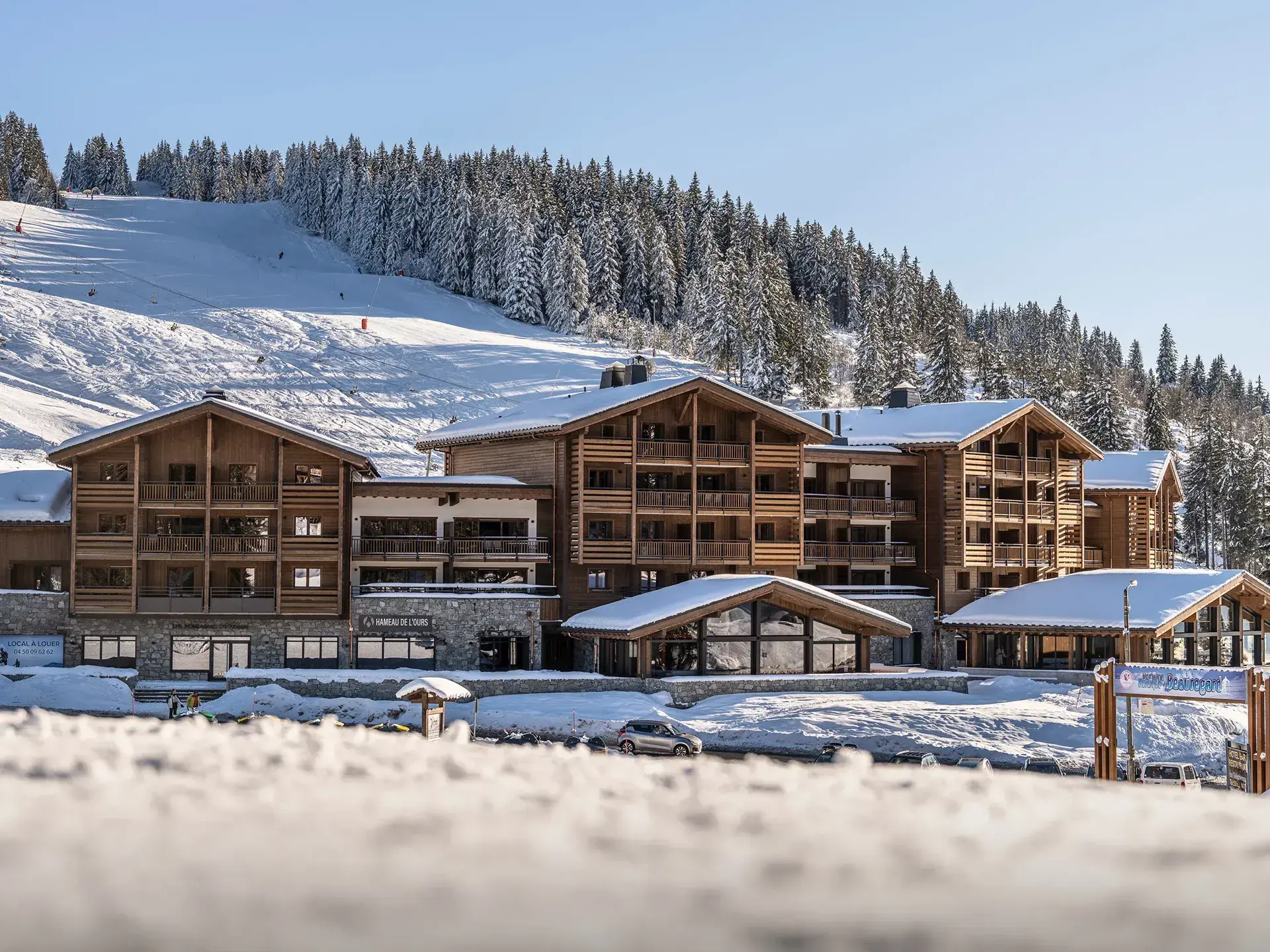 Vue extérieure de la résidence Hameau de l'Ours à Manigod 