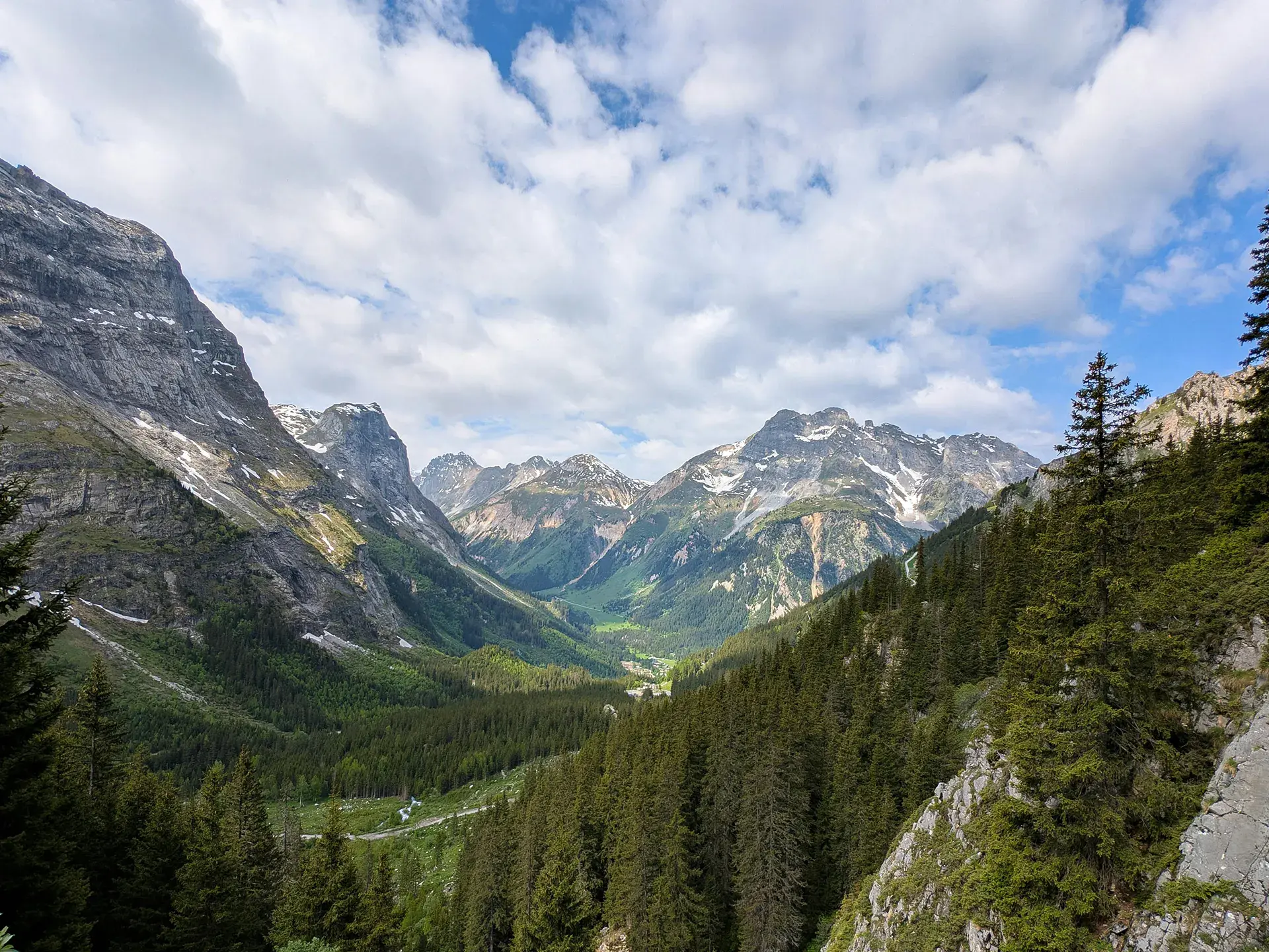 Panorama grandiose des montagnes alpines dans la Vanoise