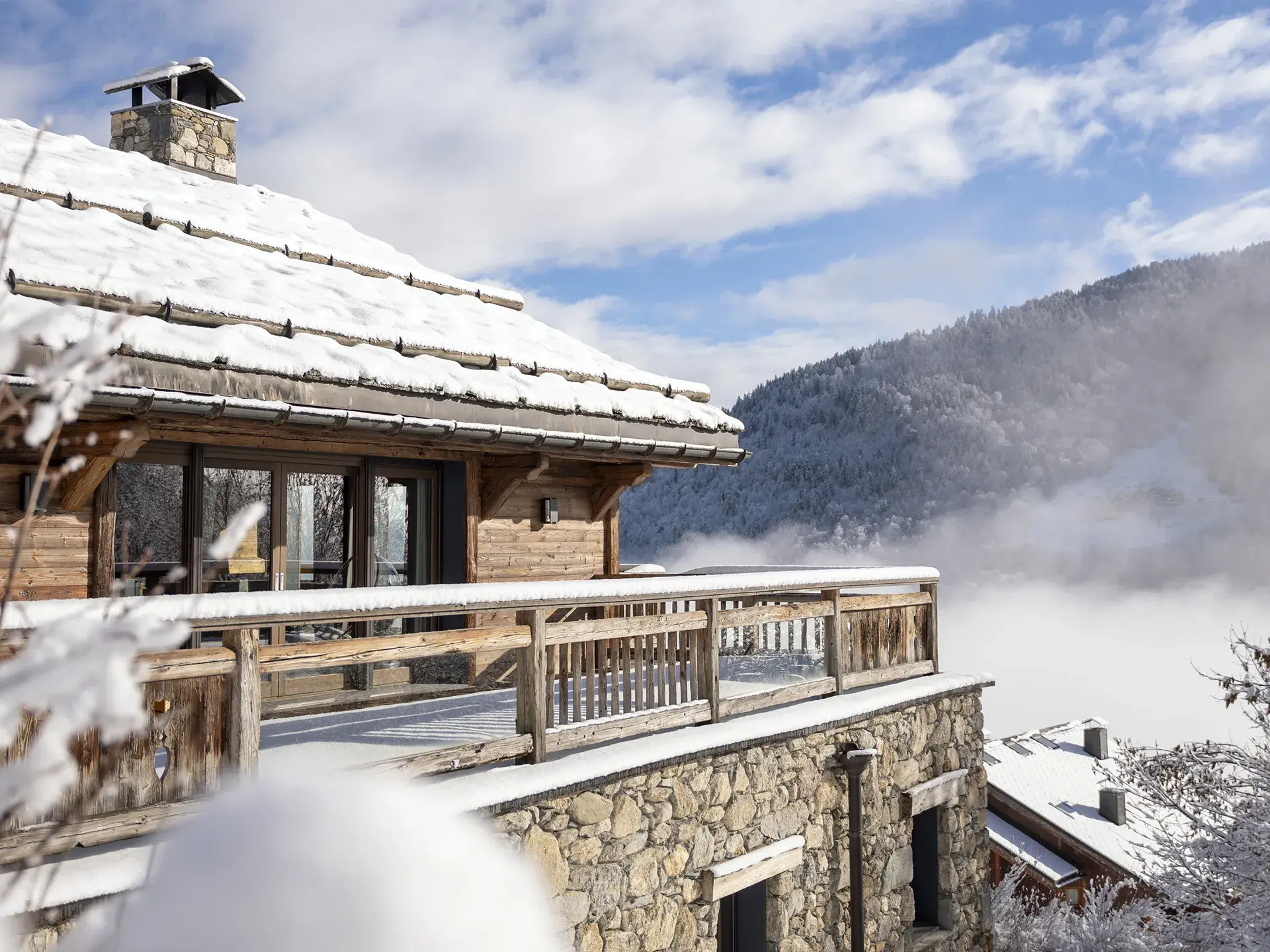 Chalet Apsara à Méribel, vue extérieure et enneigée du chalet de prestige