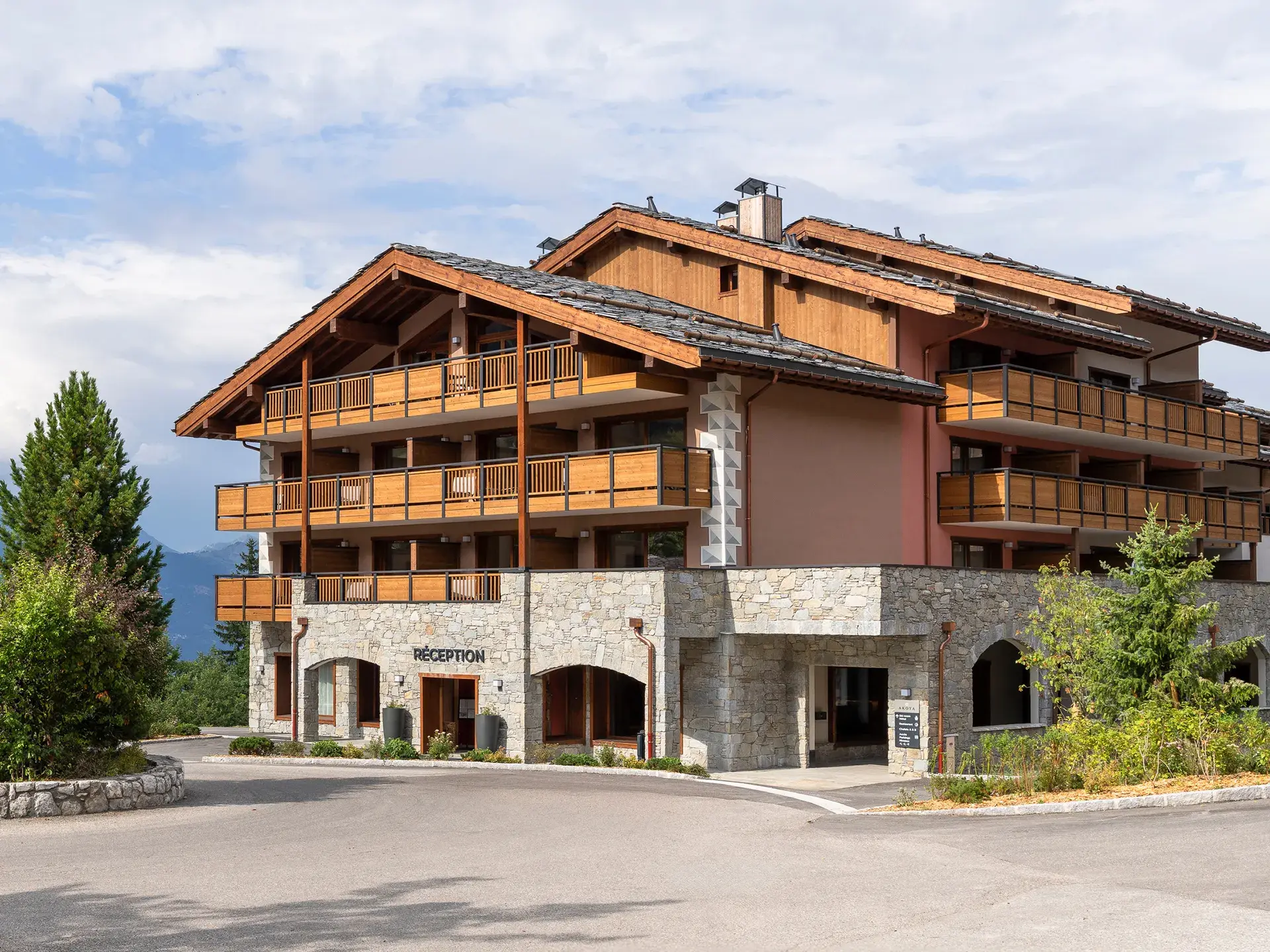 Résidence Akoya à Valmorel, extérieur en été