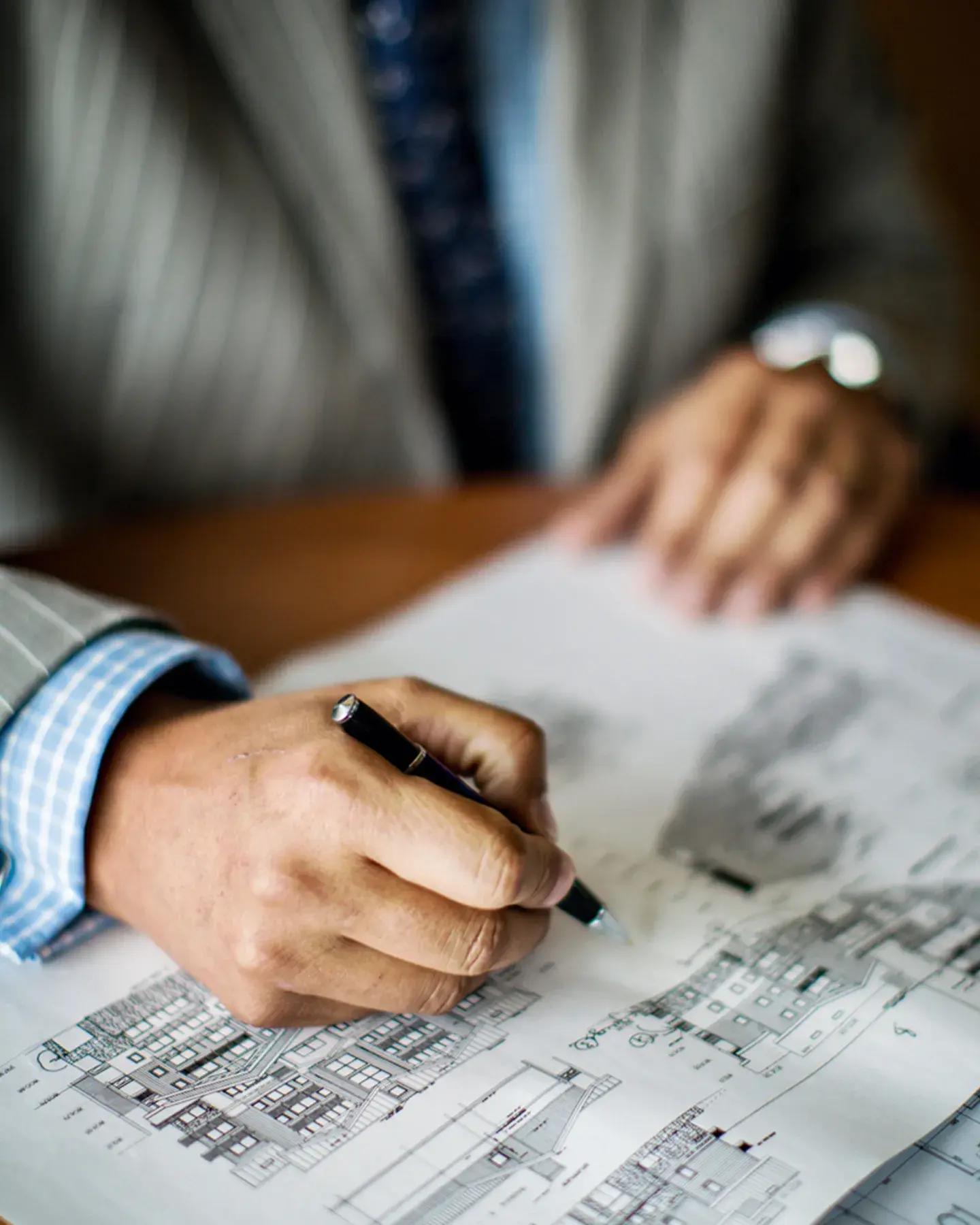 Etude sur un plan d'architecte