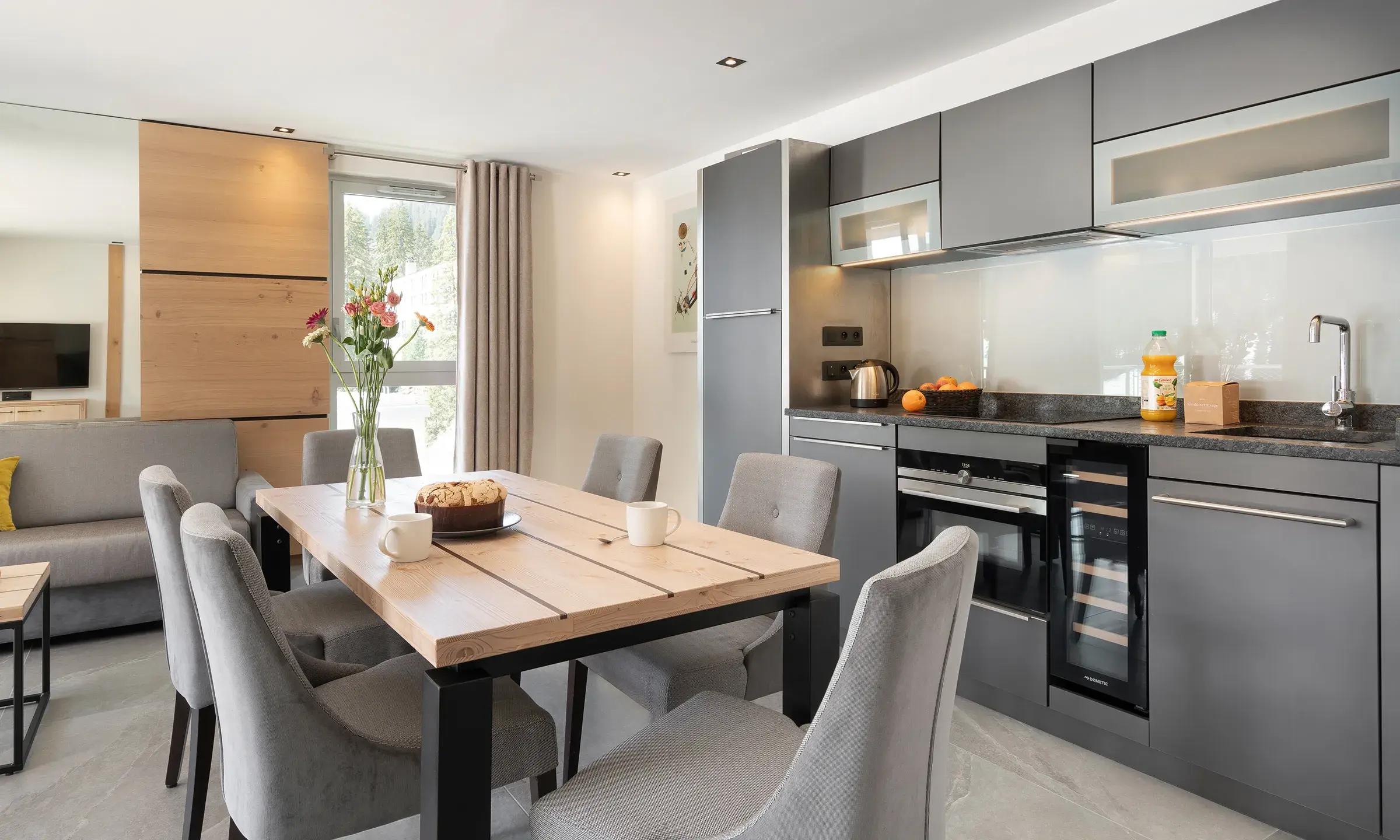 Cuisine et salle à manger d'un appartement de la résidence Alhéna à Flaine