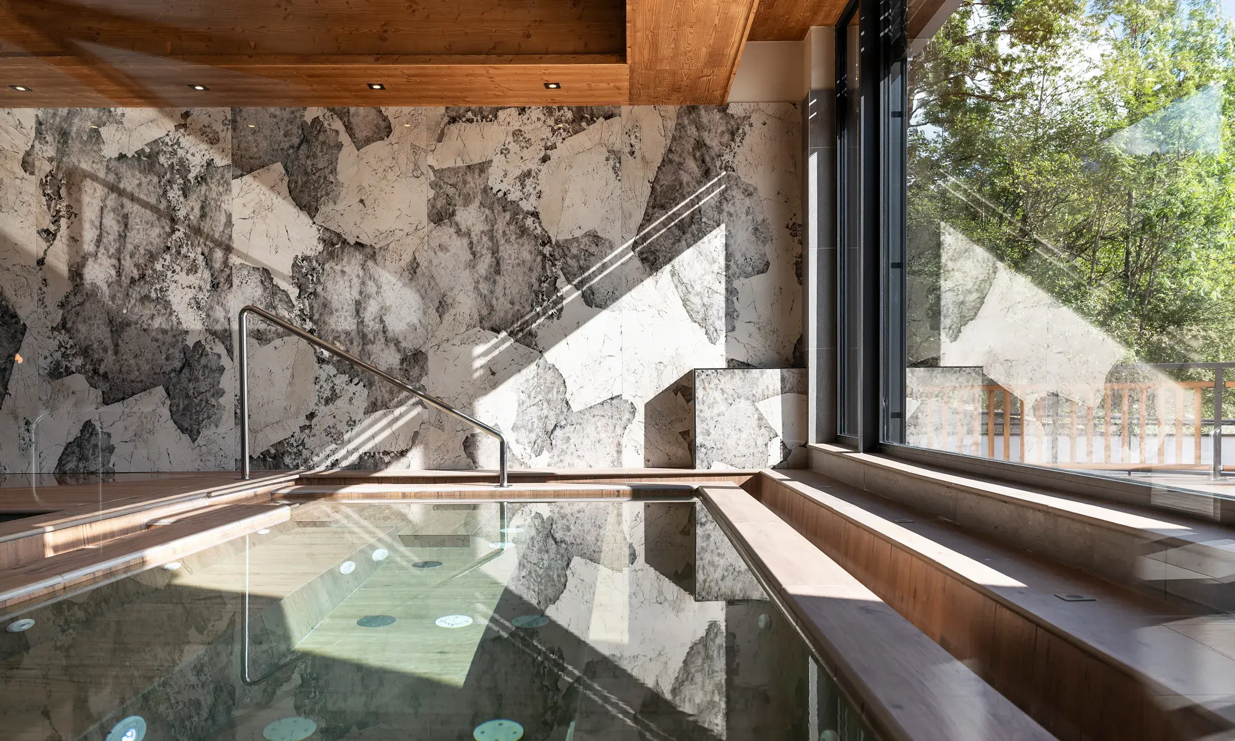 Chalets de Joy - Le Grand Bornand - Espace Bien-être - Bain Bouillonnant - ©studio-bergoend.jpg