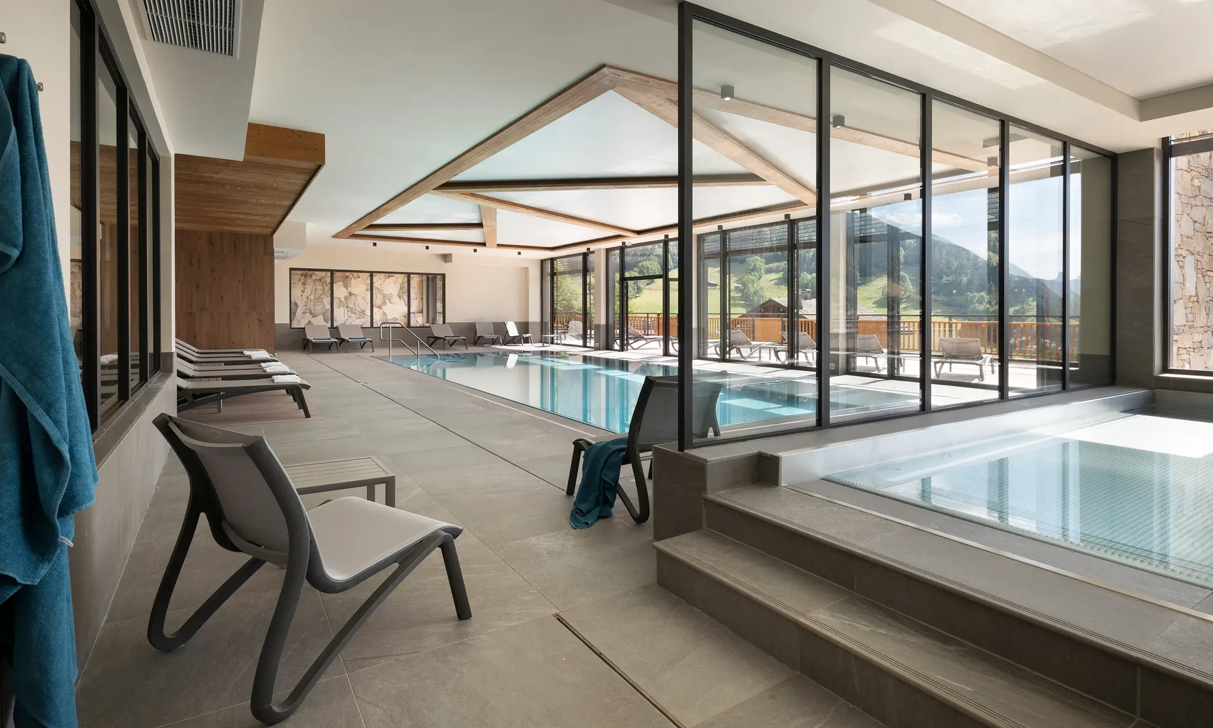 Chalets de Joy - Le Grand Bornand - Espace bien-être - Piscine ©studio-bergoend