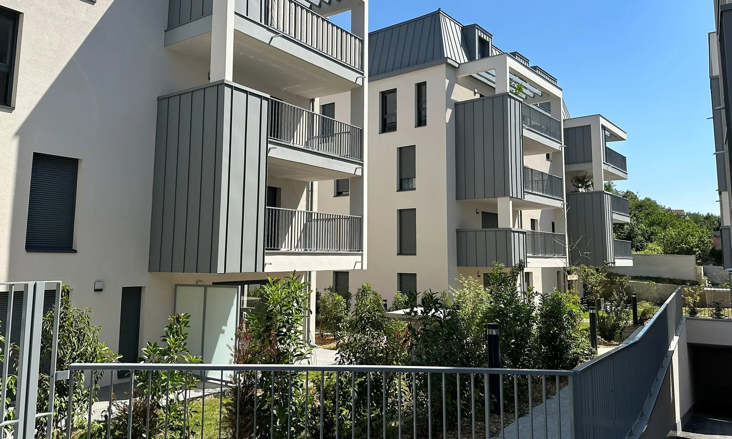 Extérieur en été du Clos Marlioz, programme immobilier à Aix-les-Bains