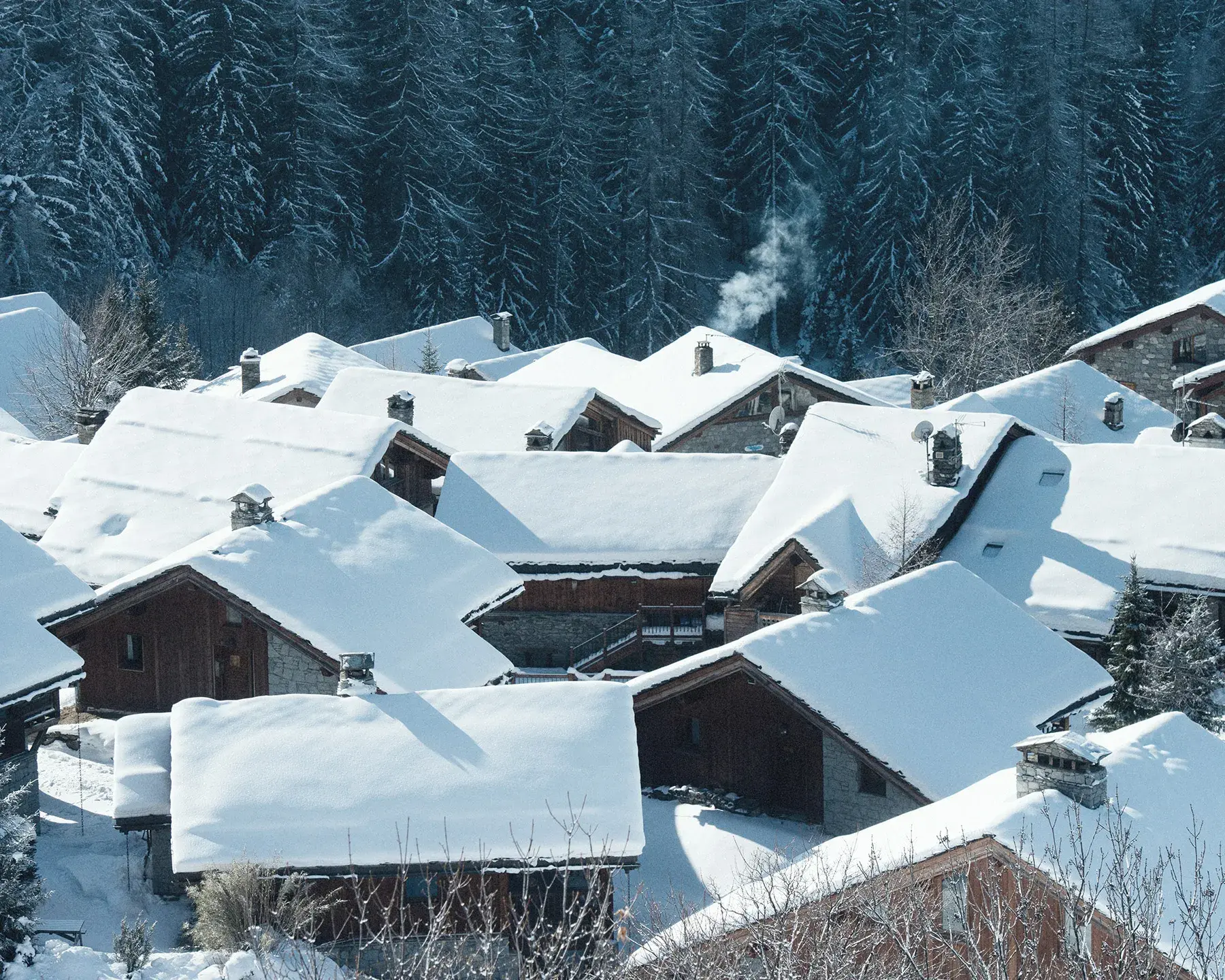 Le village de Sainte-Foy Tarentaise enneigé, destination Savoie
