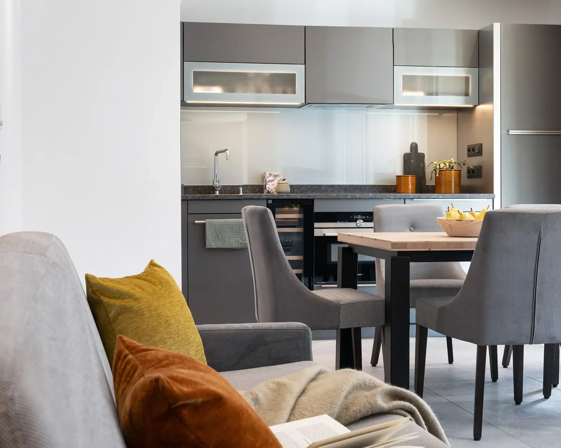 Pièce à vivre d'un appartement à vendre dans la résidence Alhéna située à Flaine Forum